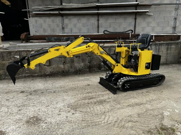 Mini-pelle Phoenix 400 compacte avec moteur 15 cv Excalibur Mini-pelle Phoenix 400 compacte avec moteur 15 cv Excalibur