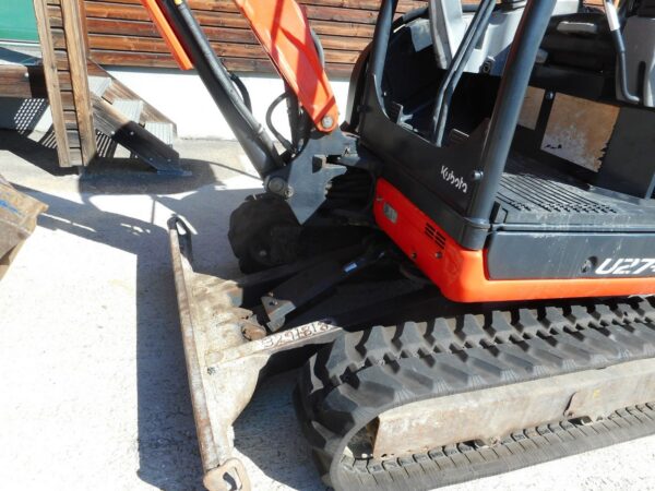 Kubota U27-4