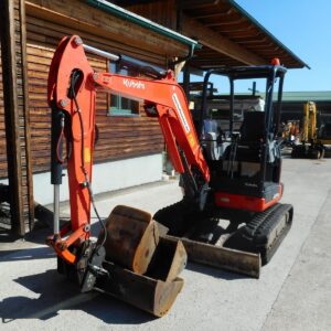 Mini-pelle Kubota U27-4 2016 sur chantier
