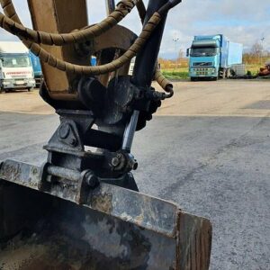 Mini Pelle Caterpillar 302.5 Occasion – Fiabilité et Performance Révisée – Image 5